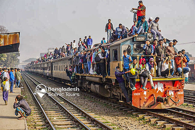 train in Bangladesh, Street Photography Tour